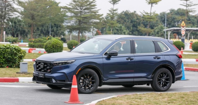 Phân khúc xe hybrid tháng 2/2026: Toyota Corolla Cross dẫn đầu, Honda CR-V trở lại top 3